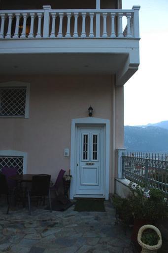 In The Shadow Of Meteora Apartment Kalambaka Bagian luar foto