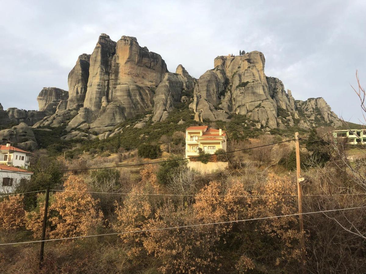 In The Shadow Of Meteora Apartment Kalambaka Bagian luar foto
